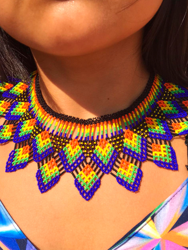 Colar Pétalas de Flor